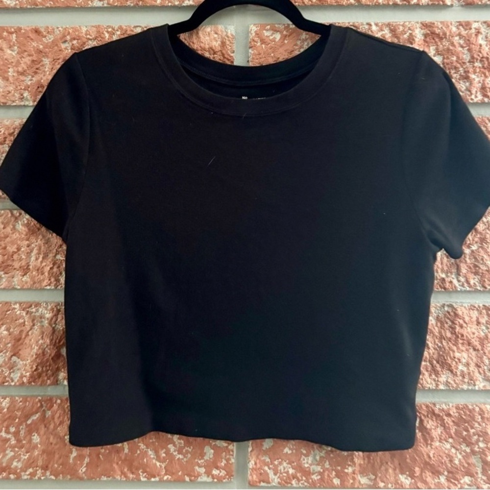 Elegant Black Short Sleeve Crop Top